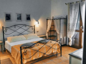 STELLA DORADA - Bedroom & Sea a 5 minuti dal mare, con clima, bagno privato, balcone, frigo e TV